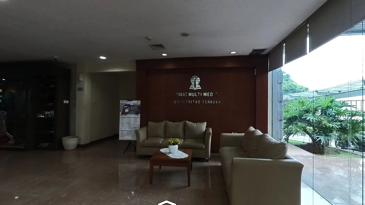 Pusat Pengembangan Multimedia (P2M2) Universitas Terbuka 360 degree virtual tour interactive scene showing lobby and facilities.